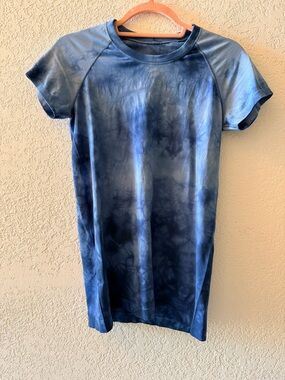 LULULEMON Swiftly Tech Blue Tie-Dye Marble Short Sleeve Shirt Women’s Size 8